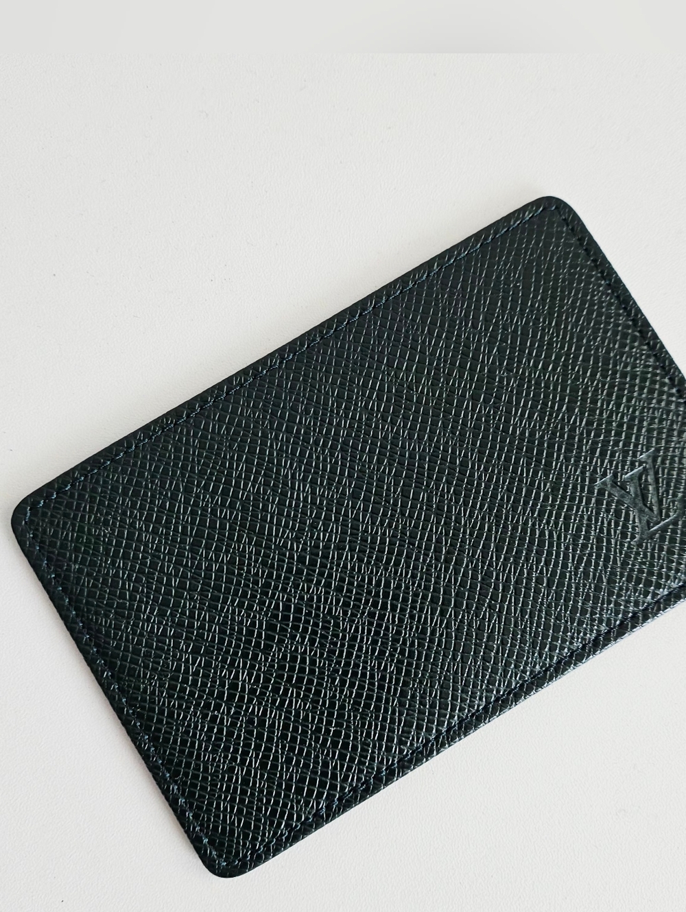 Louis Vuitton Green Taiga Leather Slim Card Holder Wallet - Picture 3 of 7